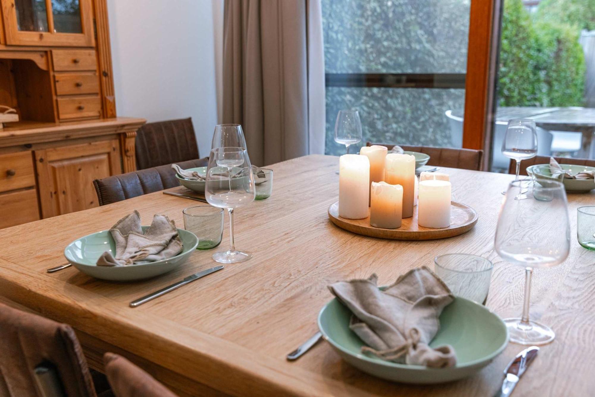 Huswell - Cosy With City Garden